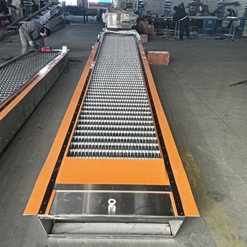 回轉(zhuǎn)式耙齒格柵除污機